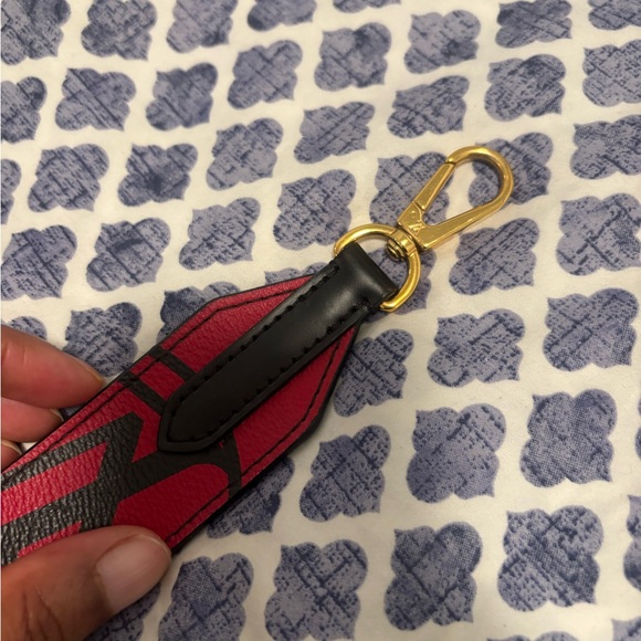 Rare, highly sought after Kabuki bag strap. Will fit any LV bag - Picture 4 of 6